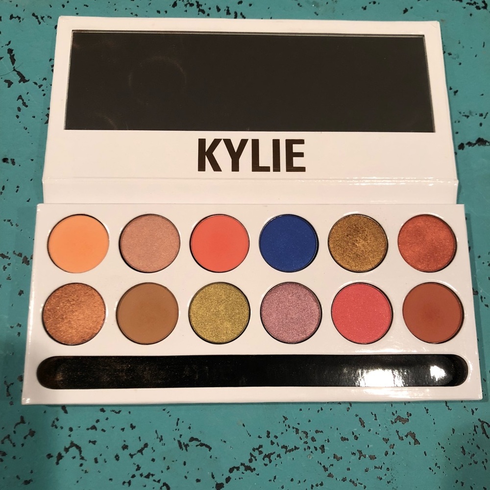 Kylie Cosmetics Royal Peach Palette
